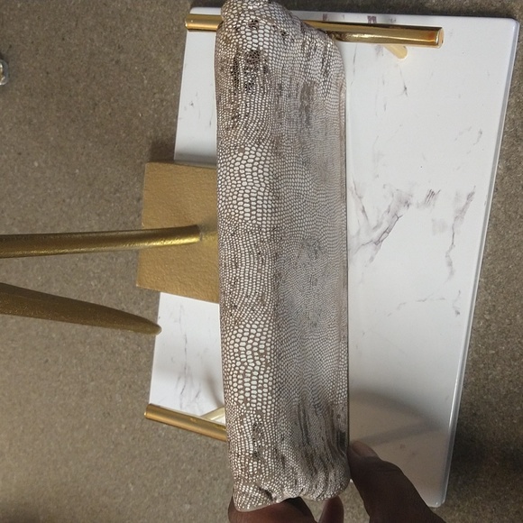 Hobo Lauren Clutch - Picture 11 of 15